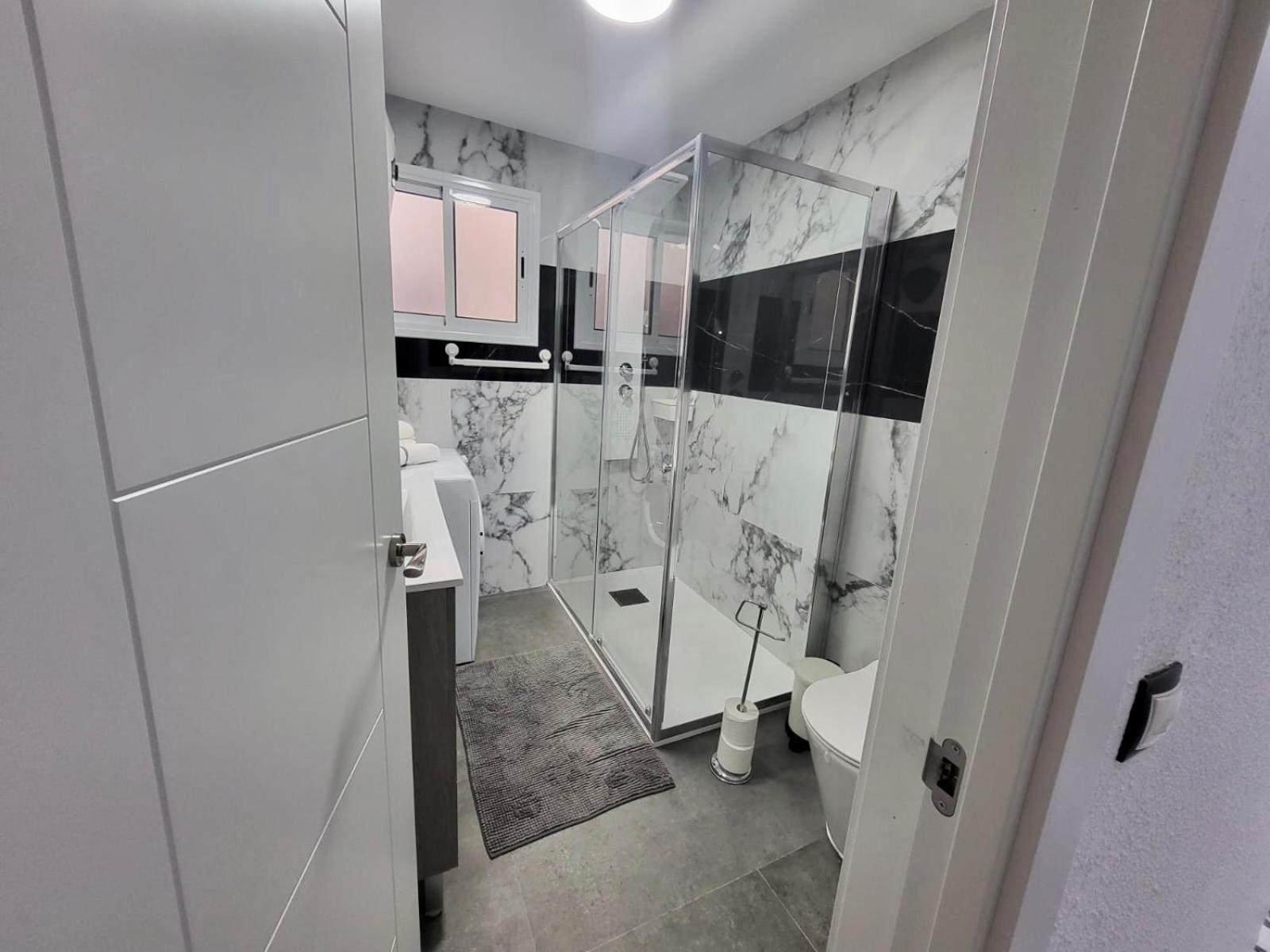 2 Bedrooms Flat + Balcony + Parking At Las Canteras Beach Las Palmas de Gran Canaria Ngoại thất bức ảnh
